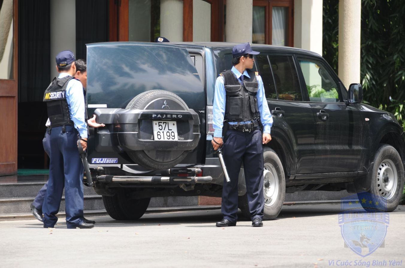 dịch vụ bảo vệ áp tải tiền