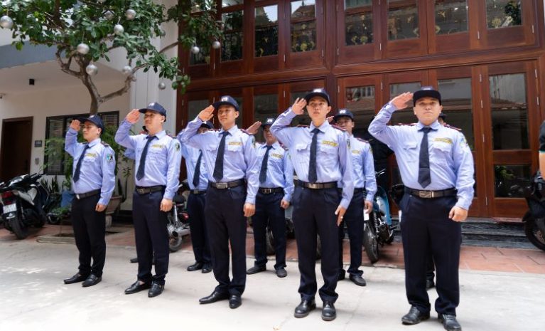 Nhân viên bảo vệ siêu thị được đào tạo bài bản