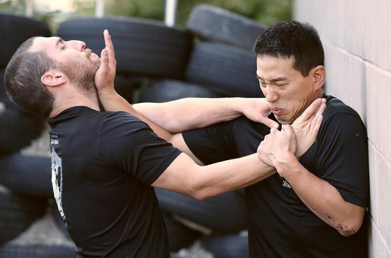 Tấn công bất ngờ để kẻ xấu không có cơ hội phản kháng