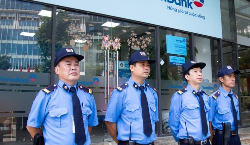 Nhân viên bảo vệ ngân hàng có yêu cầu tuyển dụng khắt khe hơn nên mức lương cũng cao hơn 